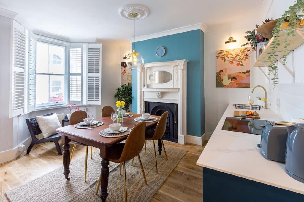 Regency Grade II Listed Townhouse By Centre And Beach Brighton Exterior photo